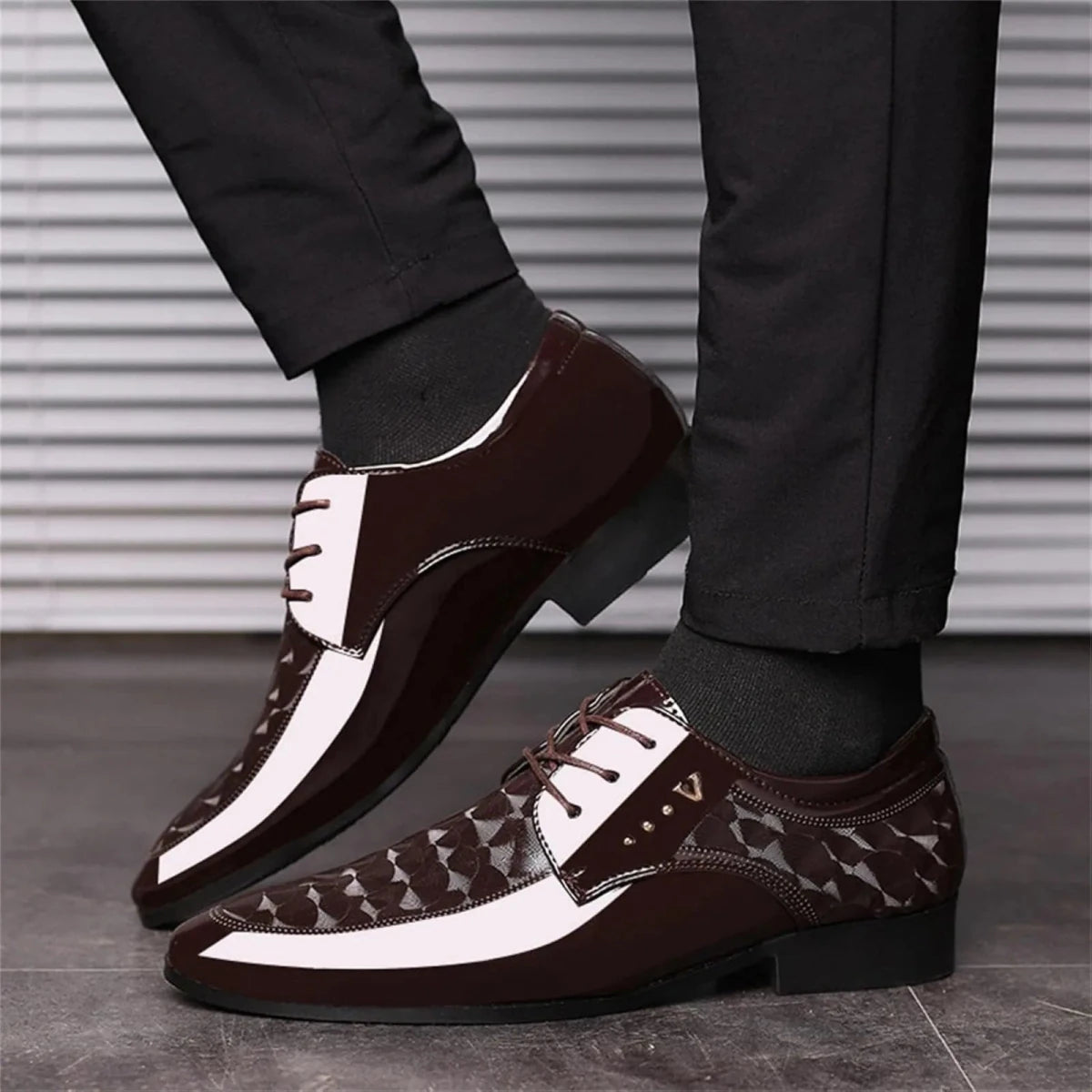 Moire Pattern Lace Up Oxford Shoes for Men