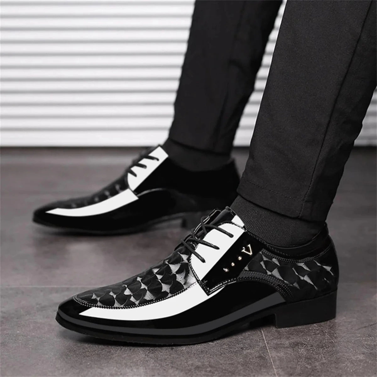 Moire Pattern Lace Up Oxford Shoes for Men